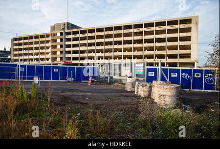 Verfallene ehemalige Royal Mail sortieren Büro in Bristol Temple Meads ist ein Schandfleck Besucher anreisen Trian sehen Stockfoto