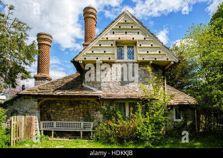 Rebe-Hütte am Blaise Hamlet entworfen von John Nash als Teil des Anwesens Blaise Castle in Bristol UK Stockfoto