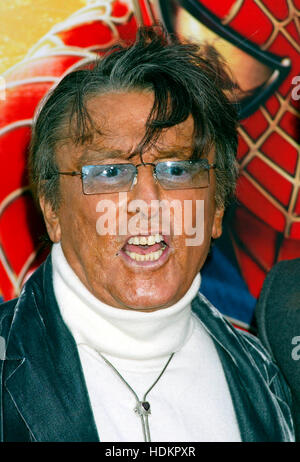 Robert Evans bei der Premiere für den Columbia Pictures Film "Spider-Man 2" im Mann Village Theatre in Westwood Abschnitt von Los Angeles, Kalifornien am 22. Juni 2004.  Bildnachweis: Francis Specker Stockfoto