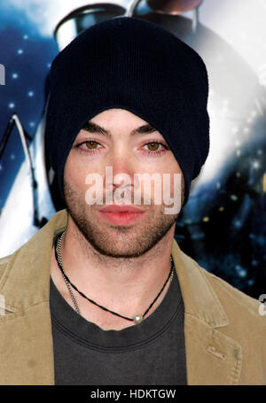 Schauspieler John Hensley kommt als Gast an der 7. November 2004 Los Angeles Premiere des neuen Animationsfilm "Polar Express". Der Film mit Tom Hanks, basiert auf dem Kinderbuch mit dem gleichen Namen und unter der Regie von Robert Zemeckis, öffnet sich in den USA November 10. Foto von Francis Specker Stockfoto