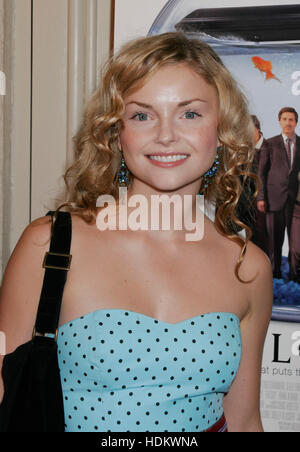 Schauspielerin Izabella Miko kommt bei der Premiere des Films "Lobrede" Manns Festival Theatre in Los Angeles, 12. Oktober 2004. Der Film wird von Lions Gate Films am 15. Oktober veröffentlicht. Foto von Francis Specker Stockfoto