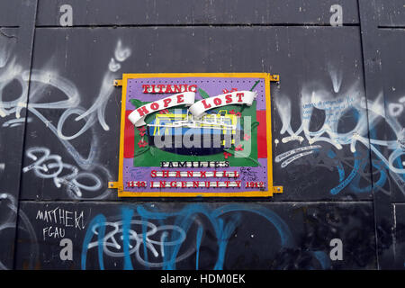 Titanic Hope Lost - Belfast International Peace Wand Cupar Weg, West Belfast, NI, UK Stockfoto