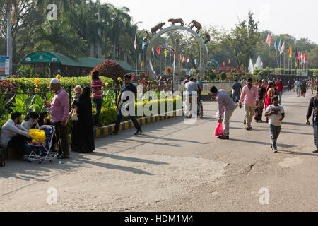 HYDERABAD, Indien - Dezember 11,2016 Besucher am Nehru Zoological Park auch bekannt als Hyderabad Zoo in Hyderabad. Stockfoto