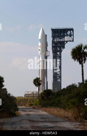 Die United Launch Alliance Atlas V-Rakete mit der NASA geostationären operative Umweltsatellit (GOES-R) an Bord kommt bei der Cape Canaveral Air Force Station Raum starten komplexe 41 18. November 2016 in Cape Canaveral, Florida. Stockfoto