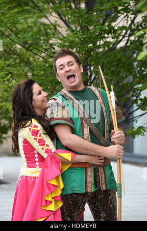 Robin Hood Panto mit Shane Richie und Jessie Wallace am Mayflower Theatre in Southampton, Hampshire dieses Weihnachten, in der Süd-Küste größte Familie Pantomime zwischen Samstag, 17. Dezember 2016 – Sonntag, 8. Januar 2017.   Nachdem festgestellt wurde, die Stockfoto