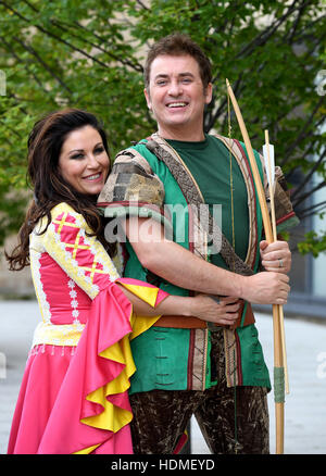 Robin Hood Panto mit Shane Richie und Jessie Wallace am Mayflower Theatre in Southampton, Hampshire dieses Weihnachten, in der Süd-Küste größte Familie Pantomime zwischen Samstag, 17. Dezember 2016 – Sonntag, 8. Januar 2017.   Nachdem festgestellt wurde, die Stockfoto