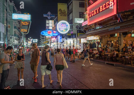 Khao San Road bei Nacht in Bangkok, Thailand Stockfoto