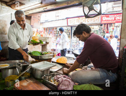 Indisches Restaurant in Haridwar, Indien. Stockfoto
