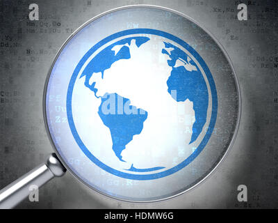 Bildungskonzept: Globus mit optischem Glas auf digitalen Hintergrund Stockfoto