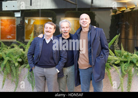 Rom, Italien. 13. Dezember 2016. Giacomo Poretti, Giovanni Storti und Aldo Baglio bekannt als Aldo, Giovanni e Giacomo besuchen Sie den Fototermin des Films "Fuga da Reuma Park" im Visconti Hotel am 13. Dezember 2016 in Rom, Italien. Bildnachweis: Fulvio Dalfelli/Alamy Live-Nachrichten Stockfoto