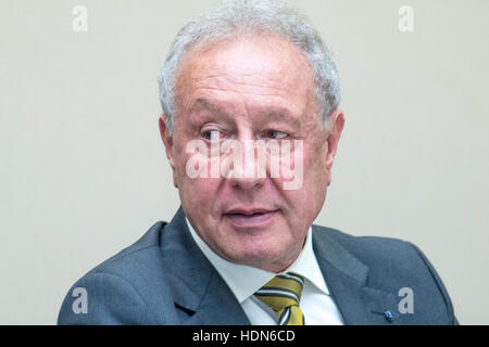 Sao Paulo, Brasilien. 13. Dezember 2016.  Francisco Turra, Präsident der brasilianischen Vereinigung von tierischem Eiweiß in Pressekonferenz, São Paulo, Brasilien. Bildnachweis: Alf Ribeiro/Alamy Live-Nachrichten Stockfoto