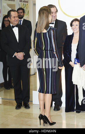 Madrid, Spanien. 13. Dezember 2016. Königin Letizia von Spanien besuchten die 'Mariano de Cavia', "Luca de Tena" und "Mingote" Journalism Awards Dinner im Casa de ABC am 13. Dezember 2016 in Madrid, Spanien-Credit: Jack Abuin/ZUMA Draht/Alamy Live News Stockfoto