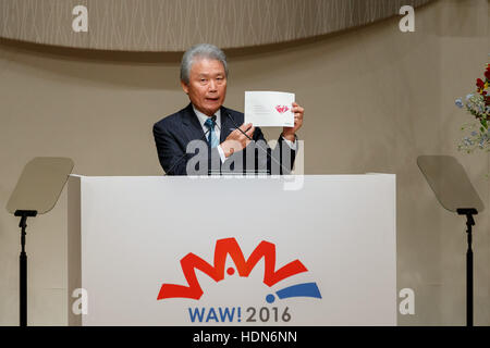 Tokio, Japan. 13. Dezember 2016. Sadayuki Sakakibara Vorsitzender des Wirtschaftsbundes Keidanren, Japan bei der Weltversammlung für Frauen spricht: WAW! 2016 am 13. Dezember 2016, Tokio, Japan. Weibliche Führungskräfte aus Politik, Wirtschaft, Sport und Gesellschaft sind WAW besuchen! 2016, die Rolle von Frauen in ihren Ländern und Zugehörigkeiten zu diskutieren. Bildnachweis: Aflo Co. Ltd./Alamy Live-Nachrichten Stockfoto