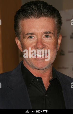 Santa Barbara, Kalifornien, USA. Januar 2007. 13. Dezember 2016: Burbank, Kalifornien: Alan Thicke, ein beliebter TV-Vater und Vater des R&B- und Pop-Superstars Robin Thicke, starb am Dienstag im Alter von 69 Jahren an einem Herzinfarkt, während er mit seinem 19-jährigen Sohn Carter Thicke Hockey spielte. Dateifoto: 25. Januar 2006 – Santa Barbara, Kalifornien – Alan Thicke. SBIFF Opening Night - Premiere von „Factory Girl“ im Arlington Theatre. Foto: Zach Lipp/AdMedia © Zach Lipp/AdMedia/Alamy Live News Stockfoto