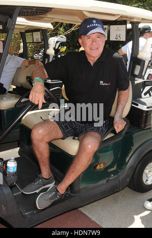 Sunland, CA, USA. Juli 2015. 13. Dezember 2016: Burbank, Kalifornien: Alan Thicke, ein beliebter TV-Vater und Vater des R&B- und Pop-Superstars Robin Thicke, starb am Dienstag im Alter von 69 Jahren an einem Herzinfarkt, während er mit seinem 19-jährigen Sohn Carter Thicke Hockey spielte. Dateifoto: 24. Juli 2015 - Sunland, Kalifornien - Alan Thicke. Eric Dickerson 2. Annual Hall of Fame Golf Invitational im Angeles National Golf Club. Foto: Byron Purvis/AdMedia © Byron Purvis/AdMedia/Alamy Live News Stockfoto