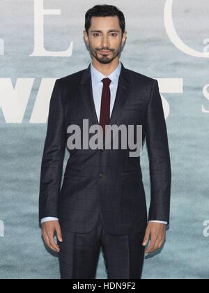 London, UK. 13. Dezember 2016. Riz Ahmed besucht das Launch Event von ROGUE ONE: eine STAR WARS Geschichte in der Tate Modern in London, England (13.12.2016) | Verwendung Weltweit/Picture Alliance Credit: Dpa/Alamy Live-Nachrichten Stockfoto