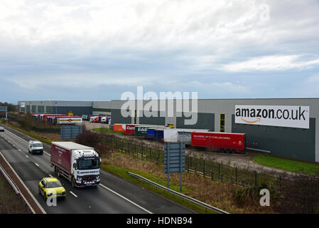 Dunfermline, Schottland, Vereinigtes Königreich, 14, Dezember 2016. Einzelhandel Riese Amazon größte UK-Distributionszentrum in Dunfermline, Fife, vor Kritik an Arbeitsbedingungen nach einem undercover Zeitungsbericht, Credit: Ken Jack / Alamy Live News Stockfoto