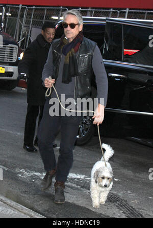 New York, USA. 14. Dezember 2016. Jeremy Irons bei Good Morning America zu seinem neuen Film Assassin's Creed in New York City am 14. Dezember 2016 reden. Bildnachweis: MediaPunch Inc/Alamy Live-Nachrichten Stockfoto