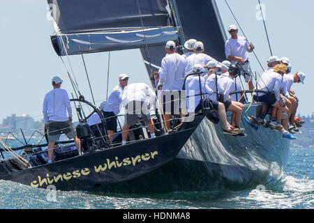 Sydney, Australien. 13. Dezember 2016. Rupert Henry "Stille Post" Rennen in der CYCA 2016 Big Boat Challenge im Hafen von Sydney. Der Cruising Yacht Club of Australia Charity-Event ist ein Test von Geschwindigkeit und Ausdauer an der Spitze bis zum Anfang des Rolex Sydney Hobart Yacht Race. Bildnachweis: Hugh Peterswald/Pacific Press/Alamy Live-Nachrichten Stockfoto