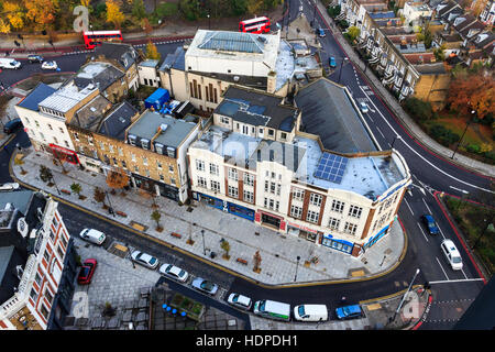 Luftaufnahme der Archway Taverne und kreiselbrecher von oben Torbogen Tower, North London, UK, November 2013. Stockfoto