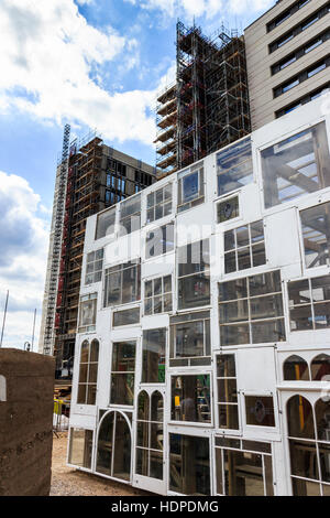 Struktur von Windows in der Spring Garden, eine Gemeinschaft, die Ressource, eine grüne Oase in der Mitte von der King's Cross Development, London, UK Stockfoto