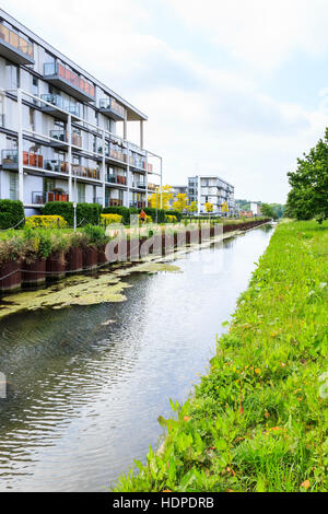 Neue River Village Gehäuse Entwicklung Neben der Neuen Fluss, Hornsey, nördlich von London, Großbritannien Stockfoto