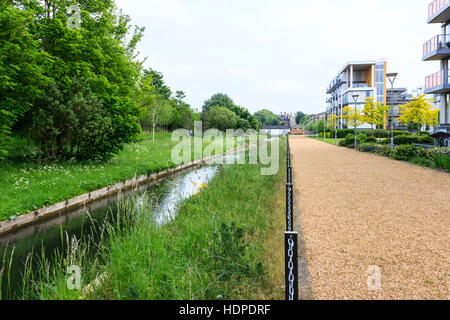 Neue River Village Gehäuse Entwicklung Neben der Neuen Fluss, Hornsey, nördlich von London, Großbritannien Stockfoto