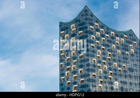 Hamburg, Deutschland - 1. November 2015: Die neue Elbphilarmonie baut eines der beeindruckendsten Wahrzeichen in Harbor City Stockfoto