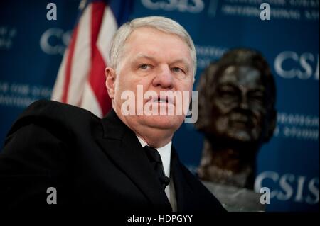 Naval Operations Chief Gary Roughead beteiligt sich an einer Diskussion über Admiral Arleigh Burke im Zentrum für internationale und strategische Studien 29. Januar 2010 in Washington, DC. Stockfoto