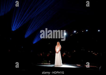 Sänger der walisische Mezzosopranistin Katherine Jenkins führt bei der National Memorial Day Concert auf dem US Capitol West Rasen 30. Mai 2016 in Washington, DC. Stockfoto