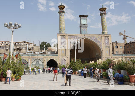 TEHERAN, IRAN - 1. Oktober 2016: Menschen vor der Imam-Khomeini-Mosque auf 1. Oktober 2016 in Teheran, Iran Stockfoto