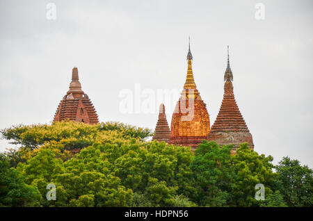 Tempel und Pagoden in Bagan-Ebene, Myanmar Stockfoto