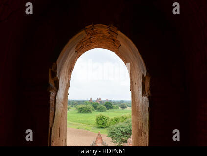 Tempel und Pagoden in Bagan-Ebene, Myanmar Stockfoto