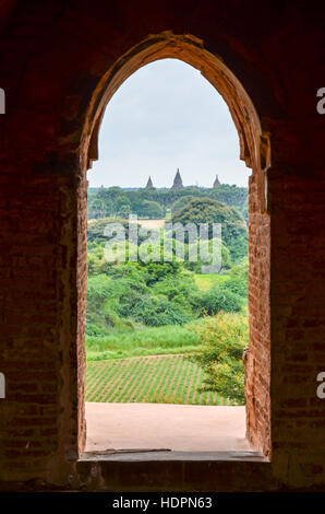 Tempel und Pagoden in Bagan-Ebene, Myanmar Stockfoto