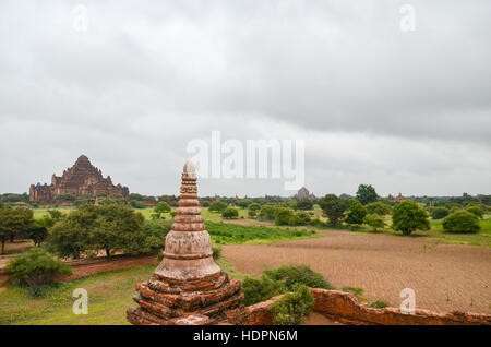 Tempel und Pagoden in Bagan-Ebene, Myanmar Stockfoto