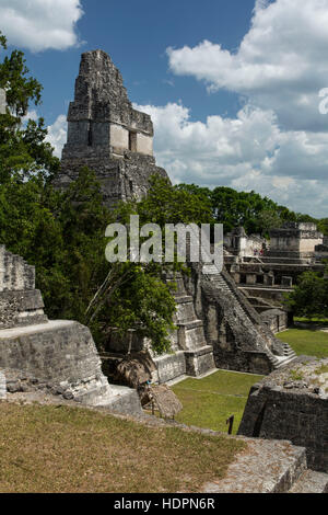Tempel I oder Tempel des großen Jaguar ist eine Grabbeigaben Pyramide gewidmet Jasaw Chan K'awil, die in der Struktur in AD 734 begraben wurde.  Die pyram Stockfoto
