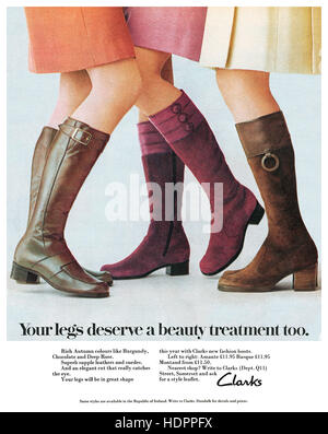1972 britische Werbung für Clarks Stiefel Stockfoto