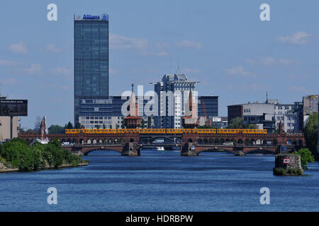 Oberbaumbruecke Treptower Spree, Friedrichshain, Berlin, Deutschland Stockfoto