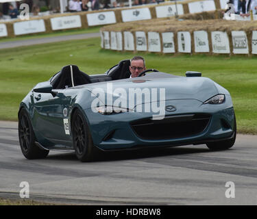 Mazda MX-5 RF, Goodwood Festival of Speed, 2016. Autos, Autos, Unterhaltung, Festival of Speed, FoS, Full Throttle, Goodwood, Goodwood Festival Stockfoto