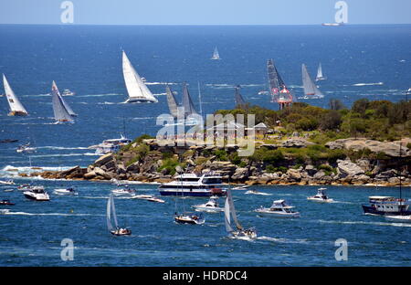 Sydney, Australien - 26. Dezember 2013. Zuschauer in South Head Start beobachten. Das Sydney-Hobart-Regatta ist eine jährliche Veranstaltung, ab Sy Stockfoto