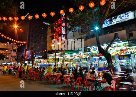 Jalan Alor in Bukit Bintang Gegend von Kuala Lumpur, Malaysia ist ein berühmtes Nachtleben Essbereich für Suppen. Stockfoto