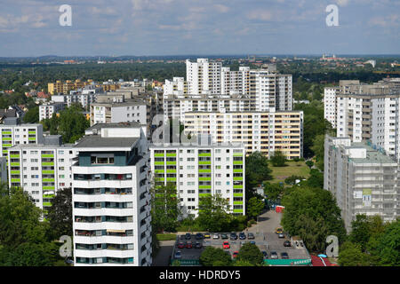Hochhaeuser, Fritz-Erler-Allee, Gropiusstadt, Neukölln, Berlin, Deutschland Stockfoto