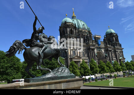 Amazone Zu Pferde, Berliner Dom, Lustgarten, Mitte, Berlin, Deutschland Stockfoto