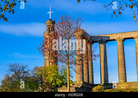 Erstaunlich Sonnenaufgang über Edinburgh, Schottland - schöne warme Farben und beeindruckende Architektur - typisch europäischen Stadtbild Stockfoto