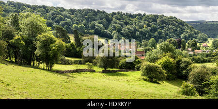 Rievaulx Abbey eingebettet in die Landschaft Stockfoto