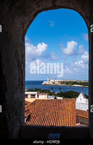 Blick vom Glockenturm in der Kathedrale de San Cristobel De La Habana, La Havanna, Kuba. Stockfoto