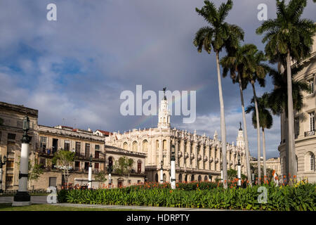 Regenbogen über dem Gran Teatro De La Habana, Theater, Theater, La Havanna, Kuba. Stockfoto