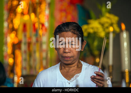 Porträt des thailändischen Volkes während buddhistischen Festivals in Trang, Thailand Stockfoto