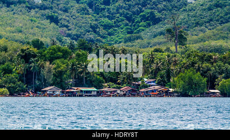 Traditionelle Fischerdorf in Thailand Koh Muk Stockfoto