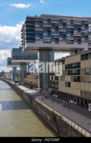 Europa, Deutschland, Köln, die Kran-Häuser am Hafen Rheinau Architekten Hadi Teherani, Rhein Stockfoto